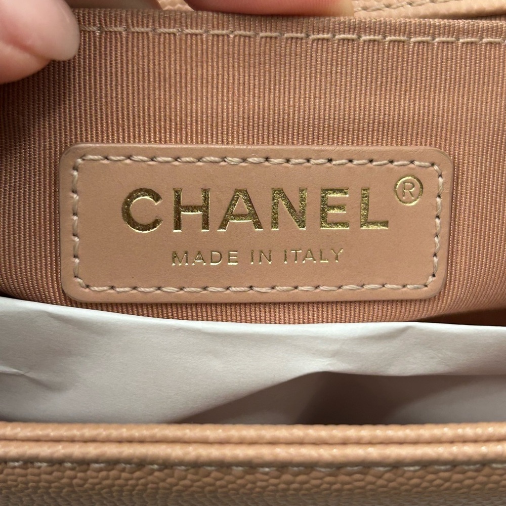SOLD PRIVATE
Chanel Le Boy Old Medium Light Gold Hardware - Picture 2 of 16